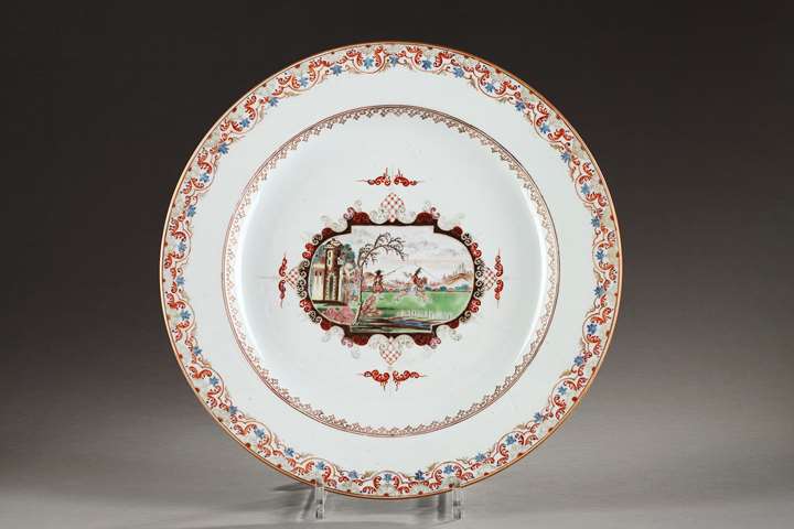 Large dish in "famille rose" porcelain style meissen - Qianlong period